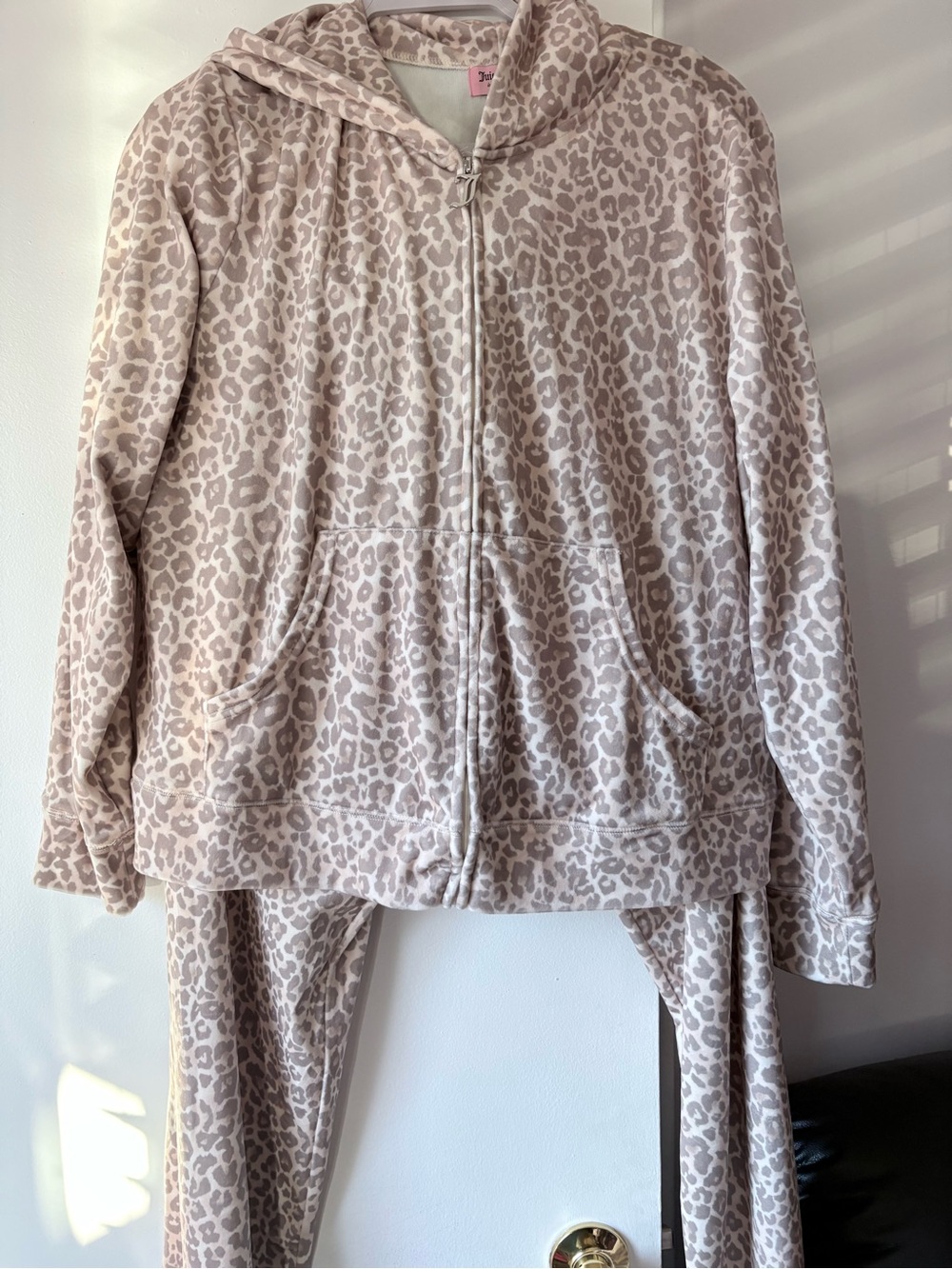 Juicy Couture women’s Hooded Set - Light Taupe Leopard